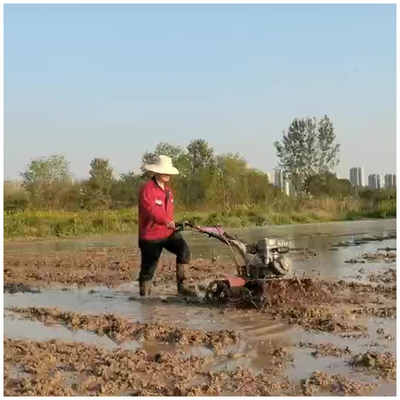 Larghezza regolabile 45-85cm 4KM/h Velocità di lavoro Coltivatore di aratura per il lavoro agricolo