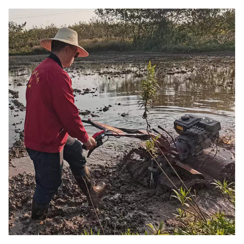 85 KG Nuovamente progettato Compatto a trazione integrale Mini Power Tiller Cultivator